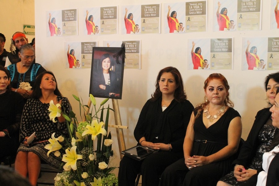 Rinde Congreso homenaje a Gisela Mota