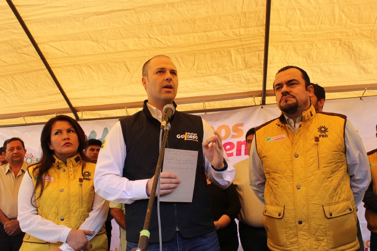 El PRD propondrá reducir regidurías y diputaciones plurinominales