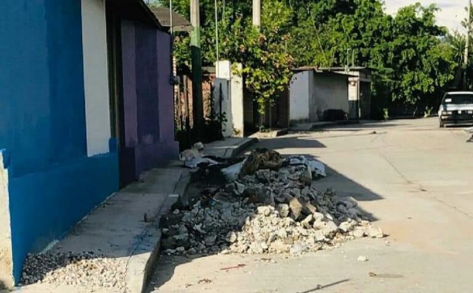 Llama alcaldesa de Tetecala a no dejar escombro ni basura en las calles