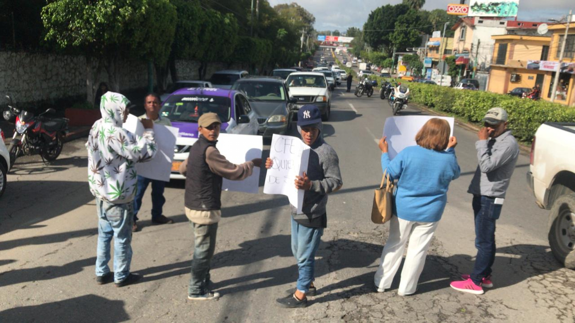 Protestan por cortes de energía eléctrica en pozos de agua