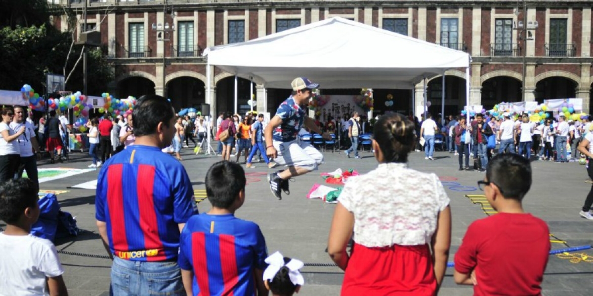 Realizan actividades recreativas en la Plaza de Armas, en el marco del Día de las Familias
