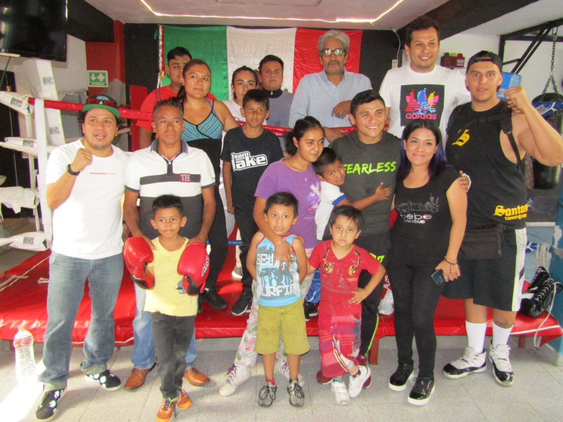 Daniel “Tremendo” Soto comparte su experiencia en el boxeo con niños de Cuernavaca