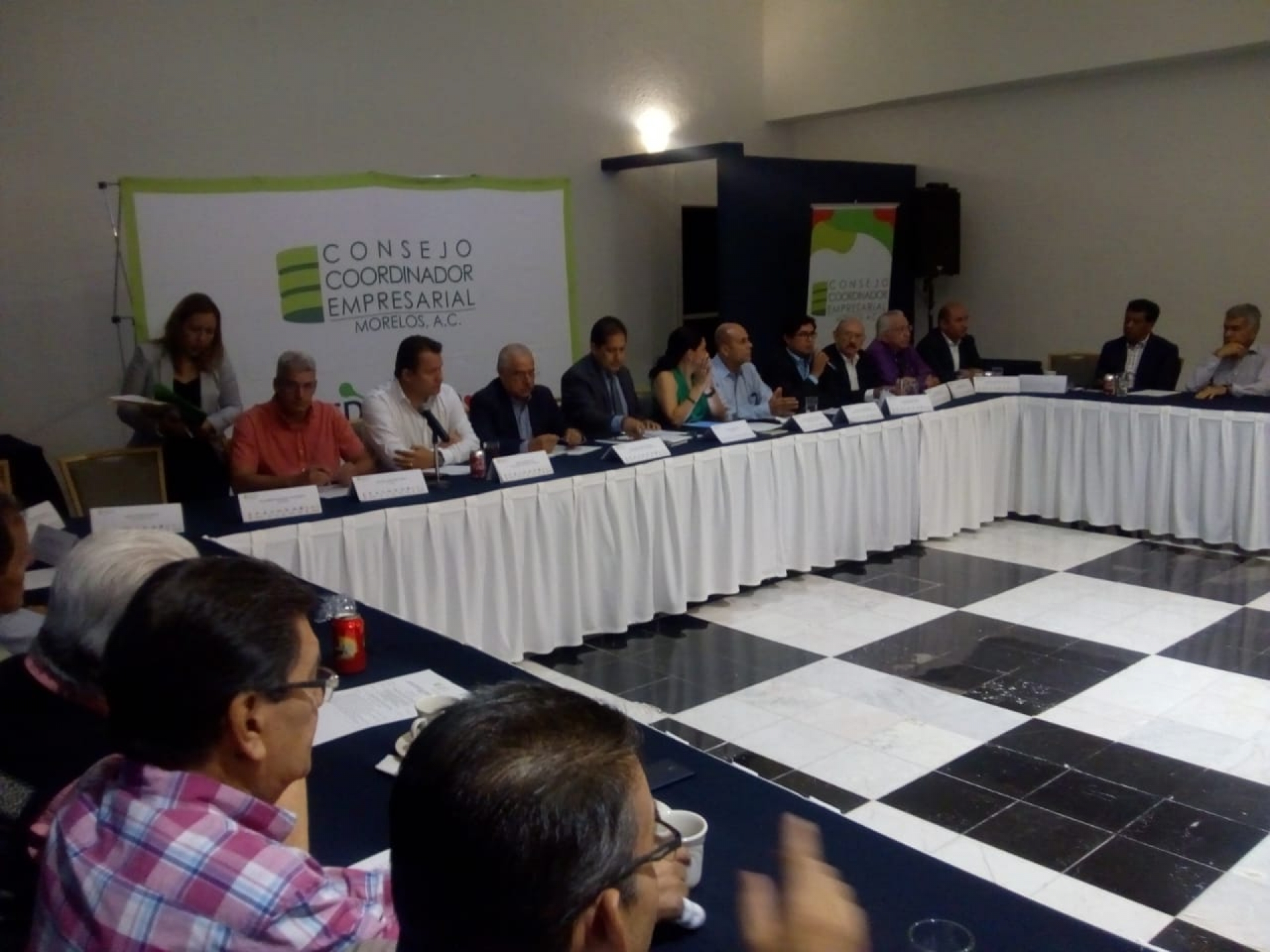 Empresarios se reúnen con autoridades de Economía y Seguridad