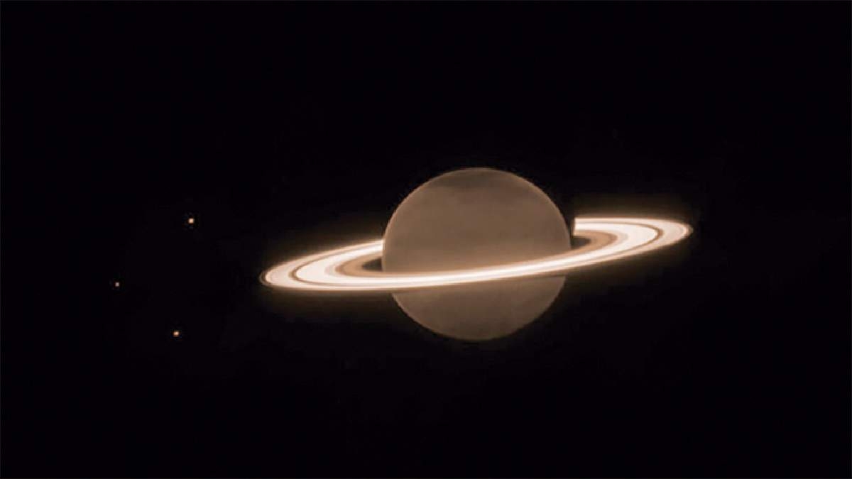 Espectacular Imagen de los Anillos de Saturno Brillando Captada Por Webb