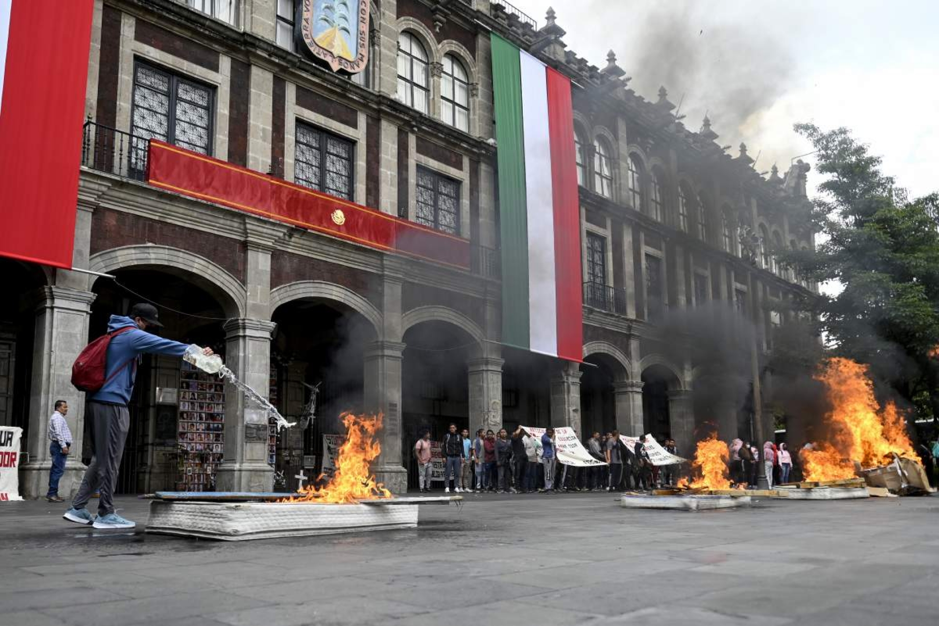 Normalistas anuncian más protestas