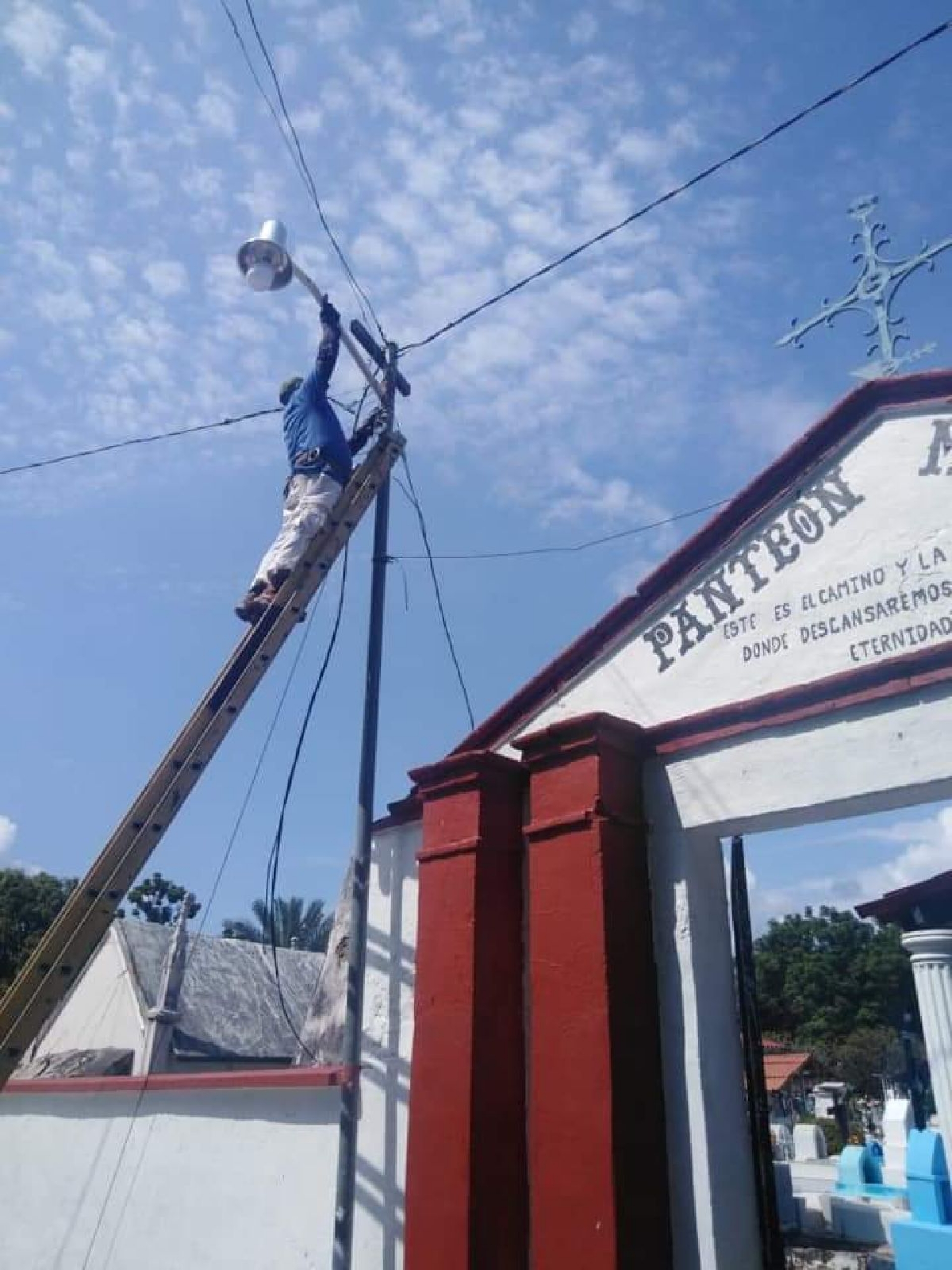 Autoridades del poniente garantizan servicios en panteones