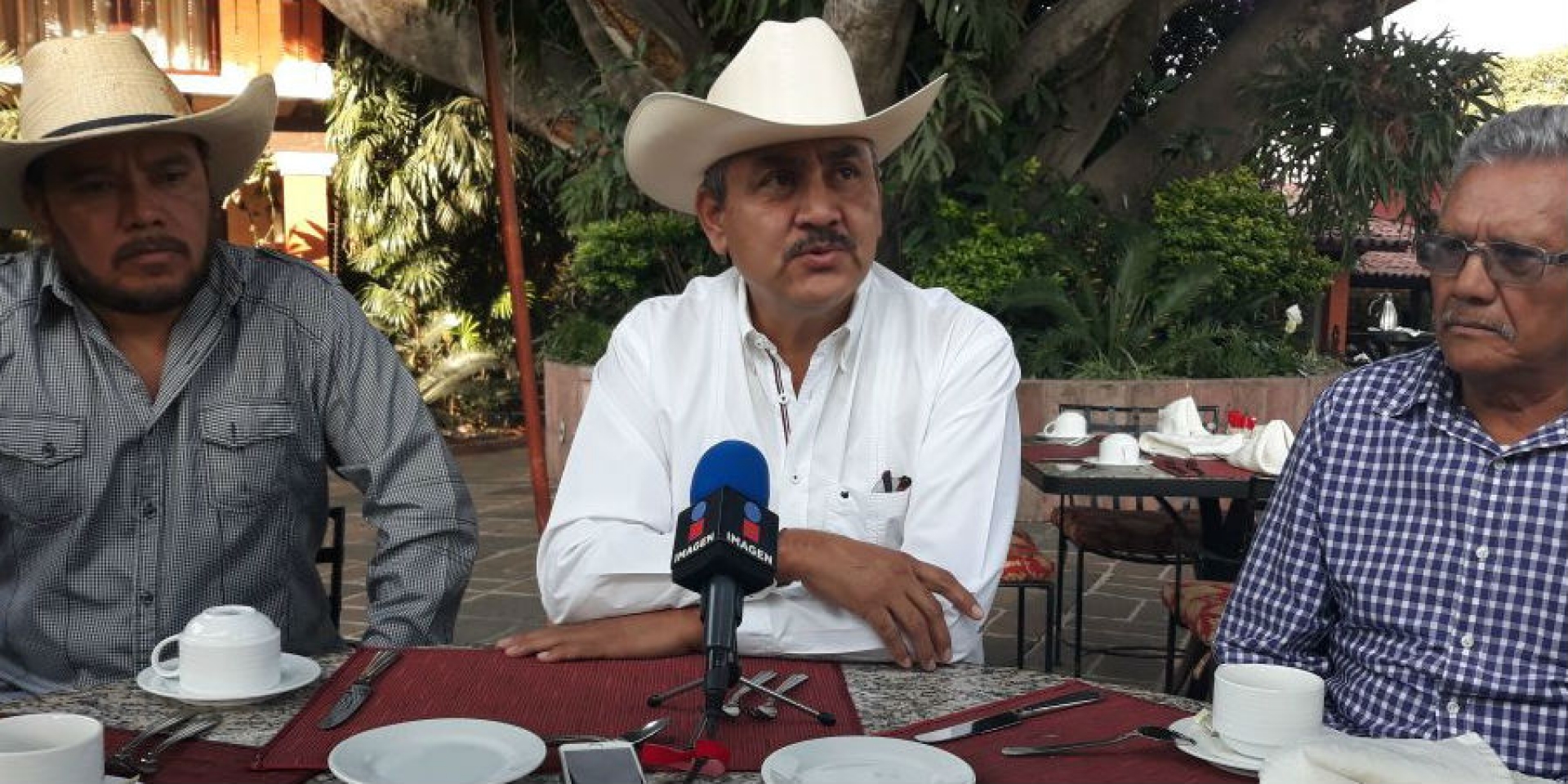 Anuncian ganaderos respaldo al PRD