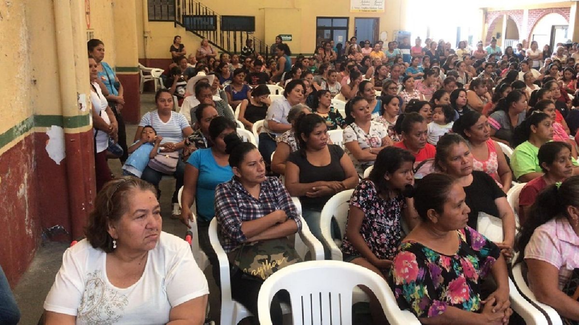 Gobierno federal entrega primeras becas a estudiantes en Tlaltizapán