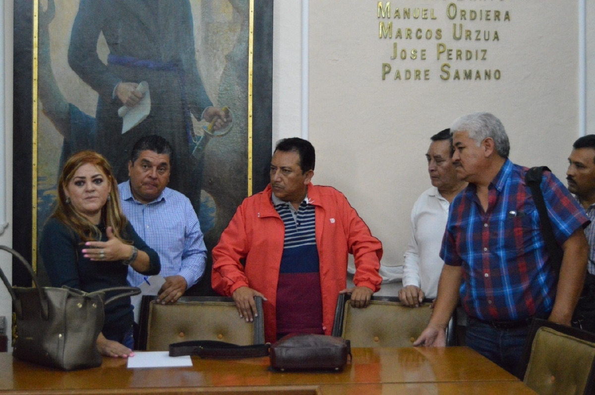 Se reúnen autoridades municipales de Totolapan con representantes de la Ruta 15b y mototaxistas