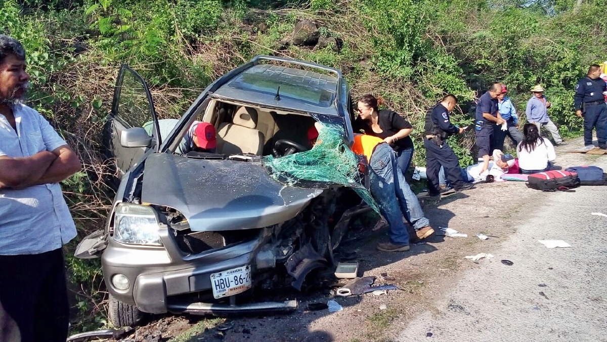 Ocho lesionados, saldo de tres choques en Yautepec