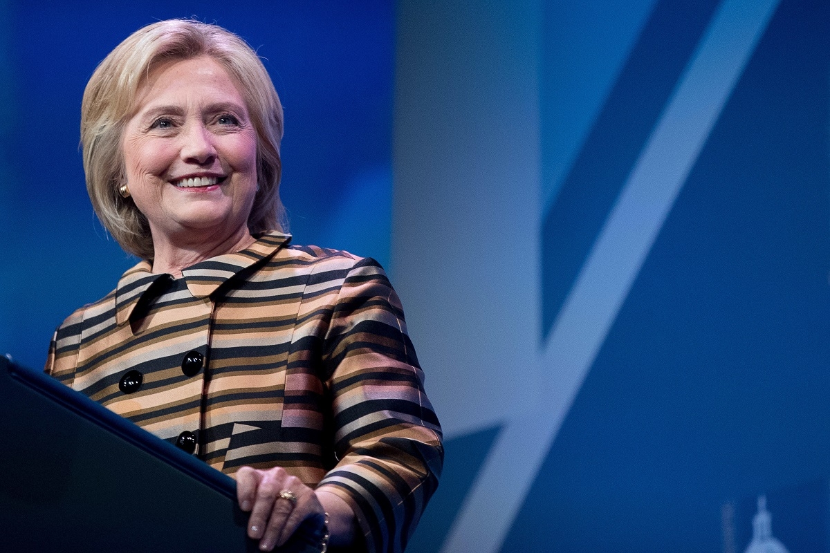 Hillary Clinton ofrece trabajar de cerca con México