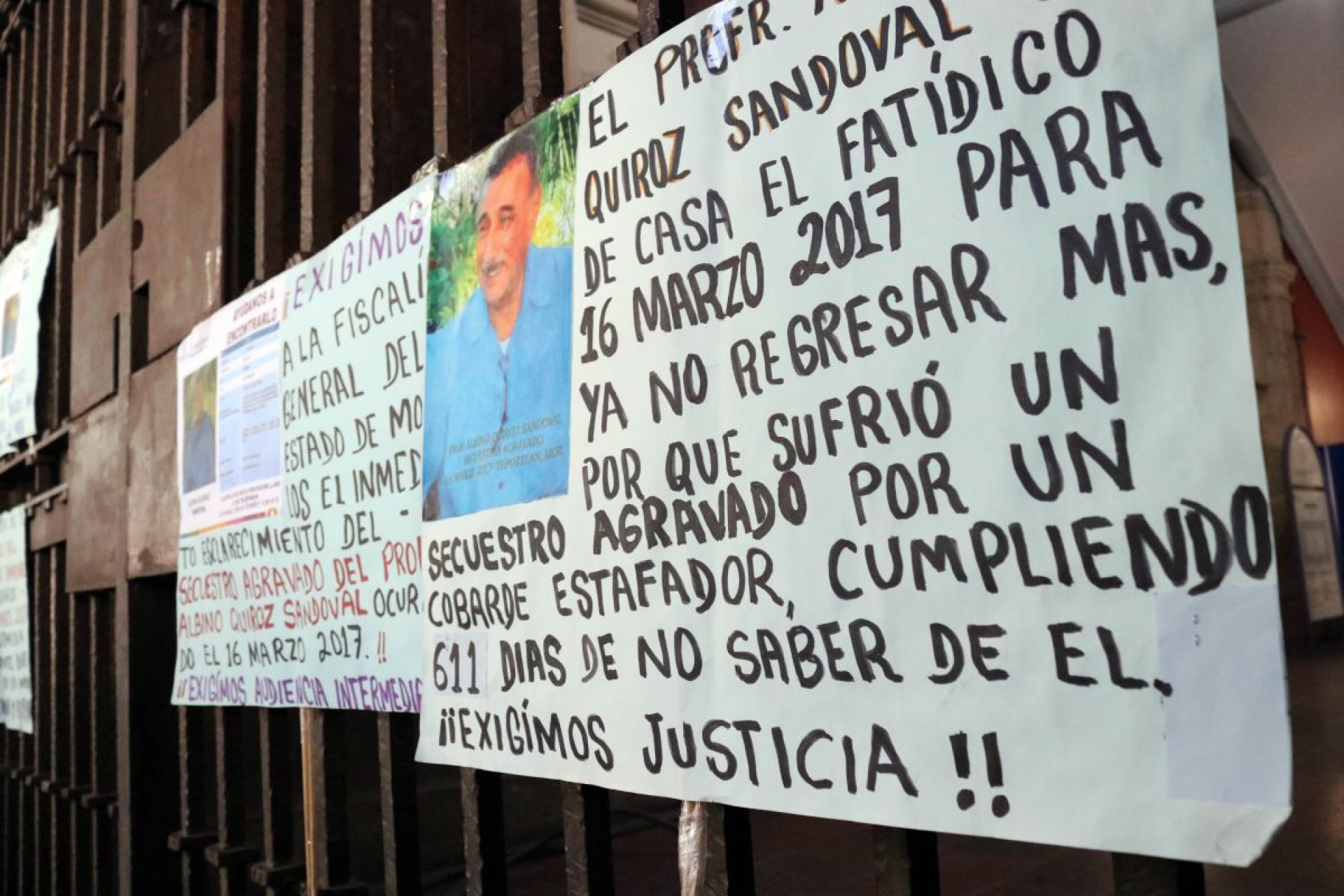 Exigen justicia por profesor desaparecido