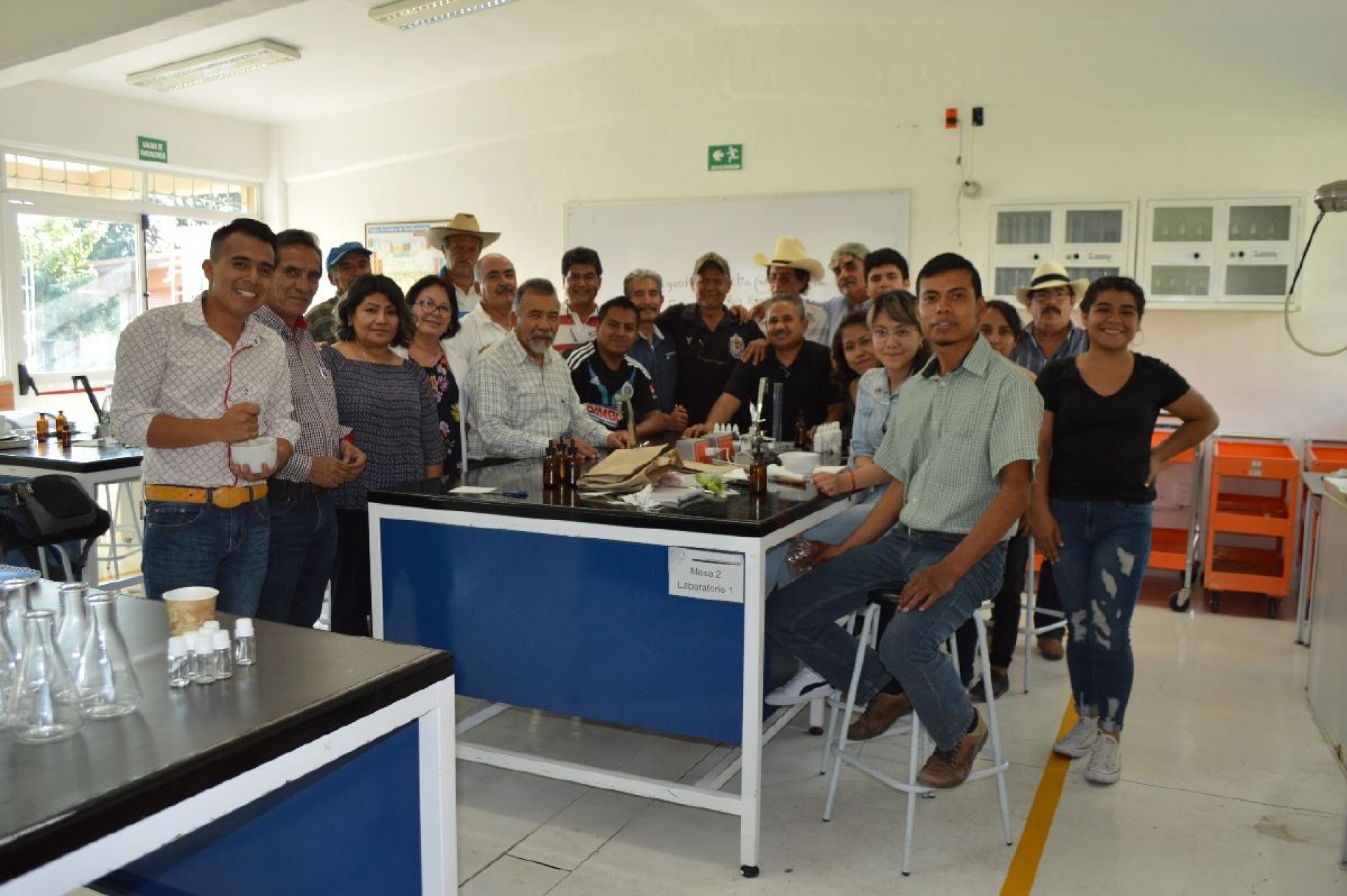 Imparten talleres de agrohomeopatía en Ayala