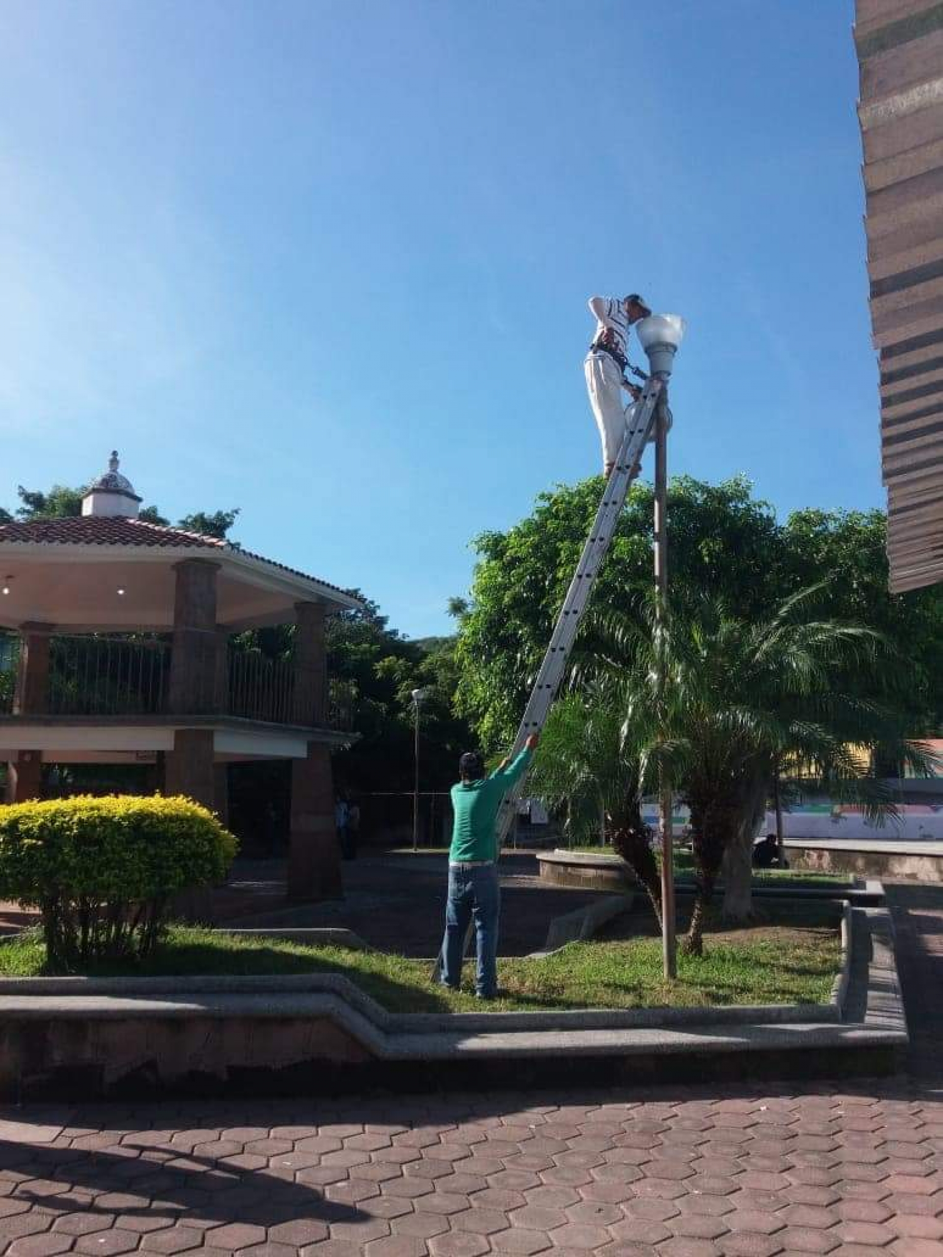 Anuncian autoridades de Amacuzac campaña para rehabilitar el alumbrado público