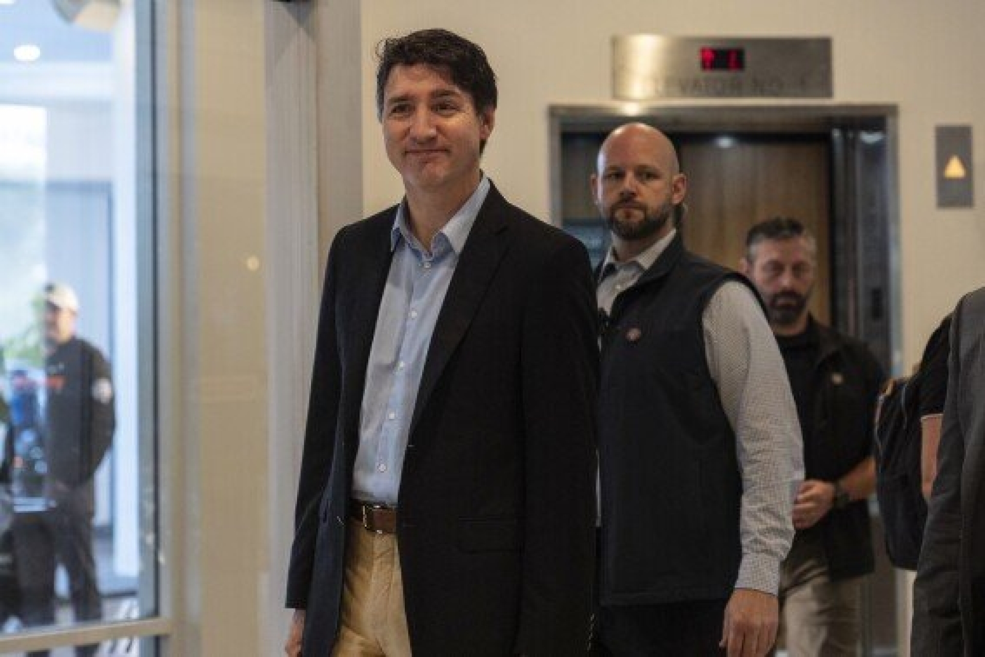 Trudeau promete reforzar controles fronterizos tras reunión con Trump