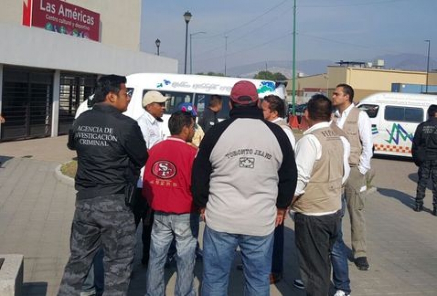 Detienen dos autobuses que presuntamente acarreaban votantes al Edomex