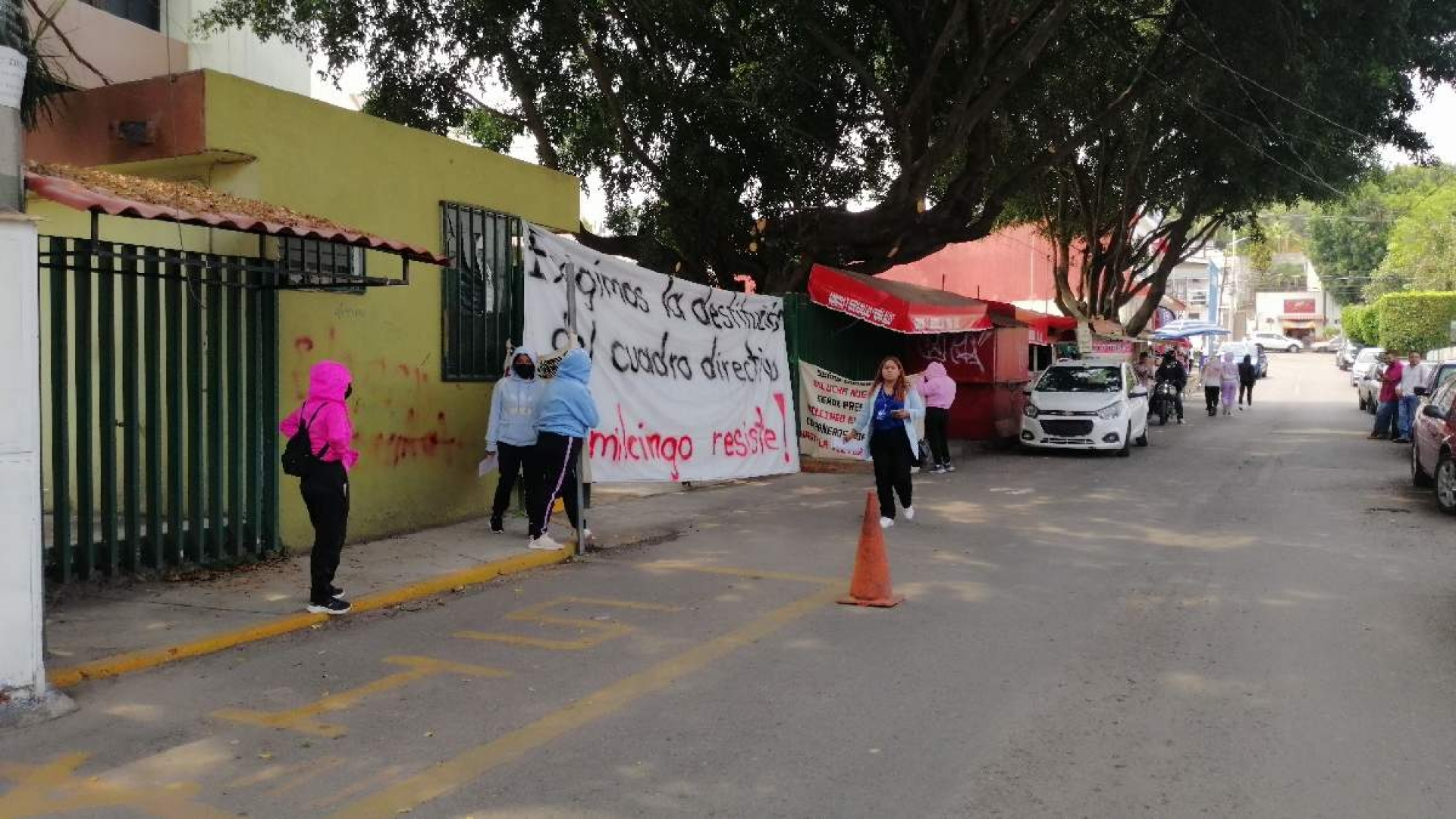 Normalistas de Amilcingo tomaron el IEBEM