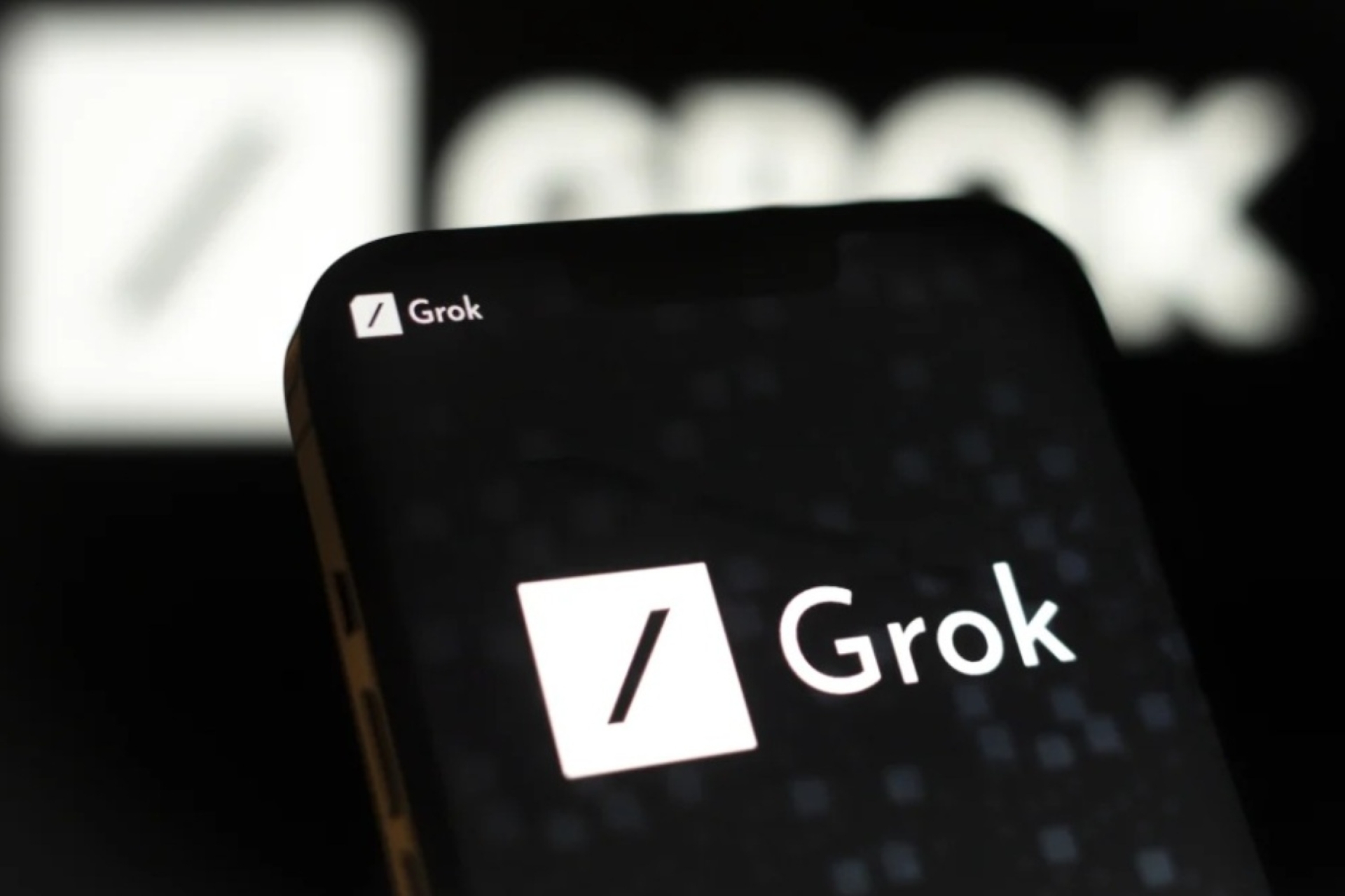 Grok reconoce fallas de seguridad tras la difusión de imágenes de menores en la plataforma X