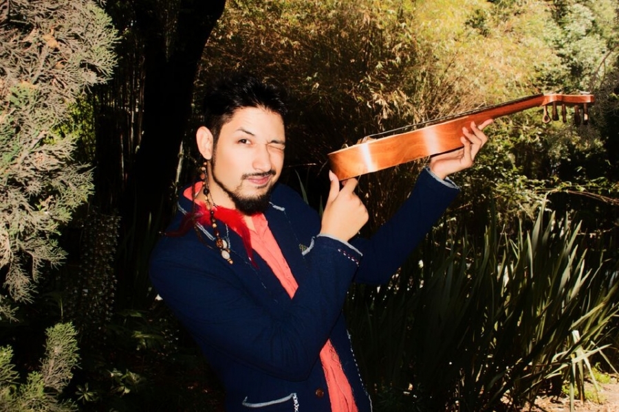 Busco sembrar conciencia en quien me escucha: Axel Ordaz