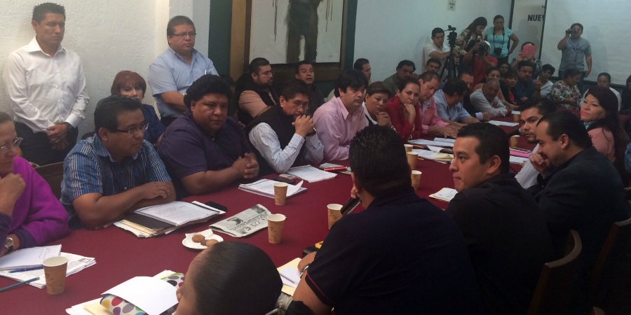 Acuerdan sindicalizados y diputados analizar la iniciativa de Ley del Servicio Civil antes de dictaminarla