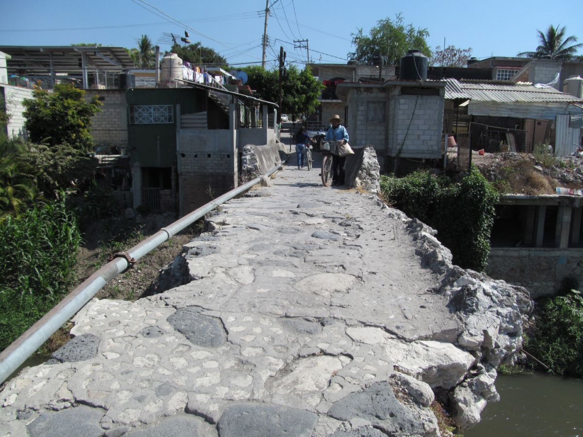 No hay fecha para reparación del antiguo puente de Tlaquiltenango