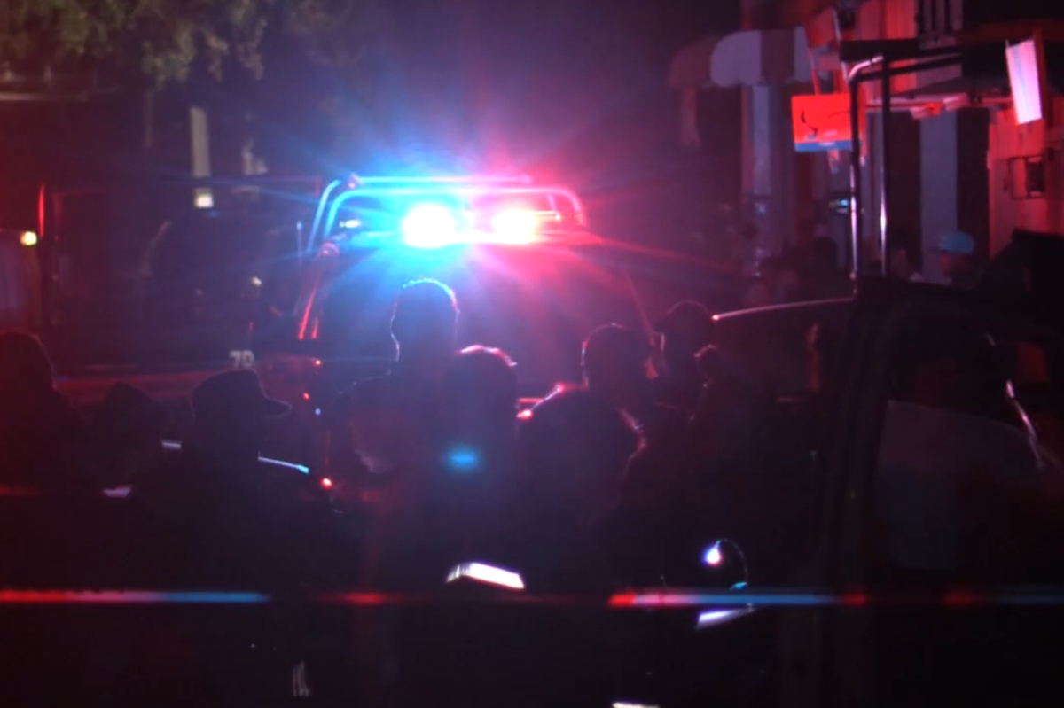 Arrestan a un hombre que disparó contra policías