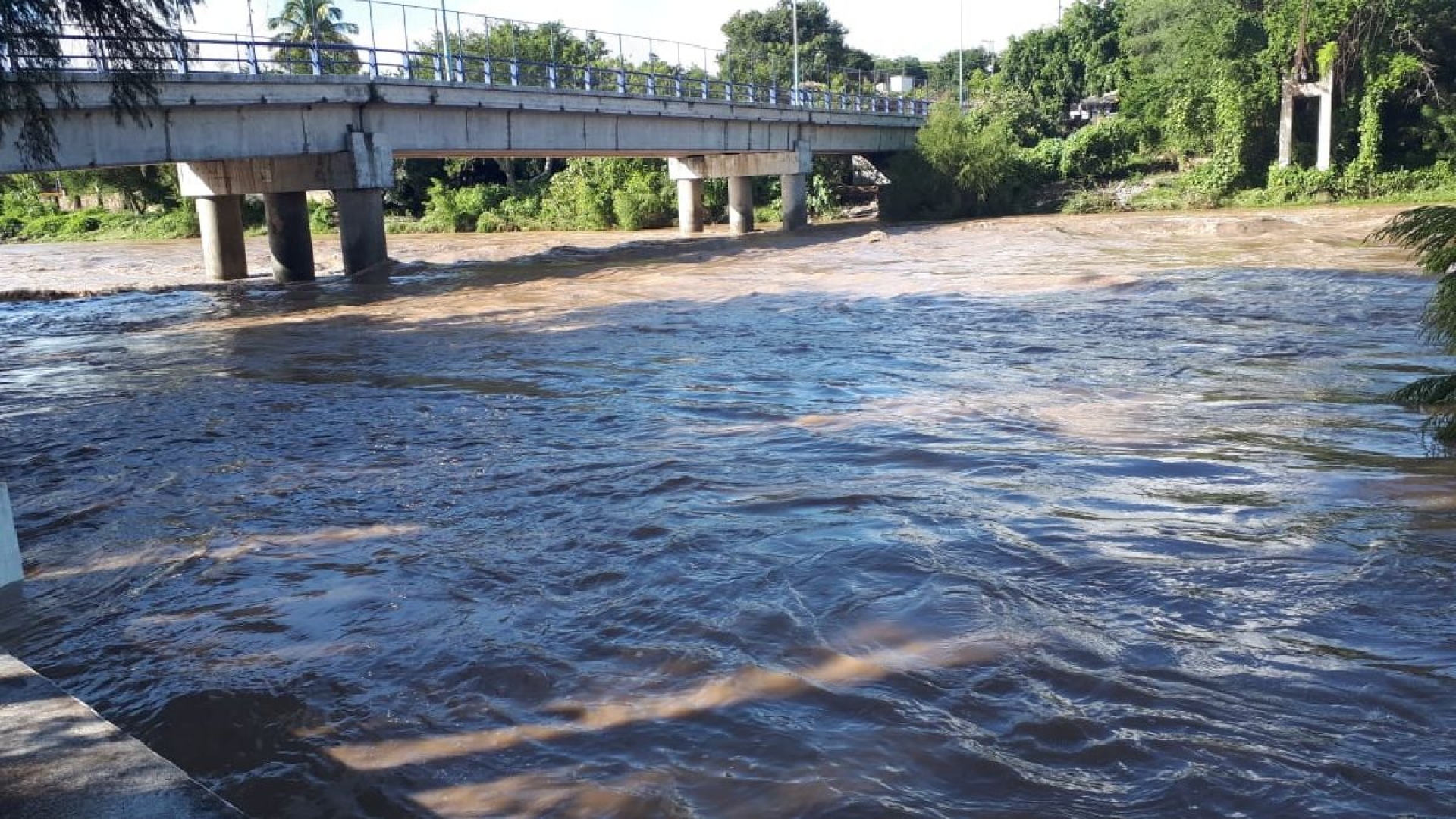 Desciende el nivel en los ríos que atraviesan la zona surponiente