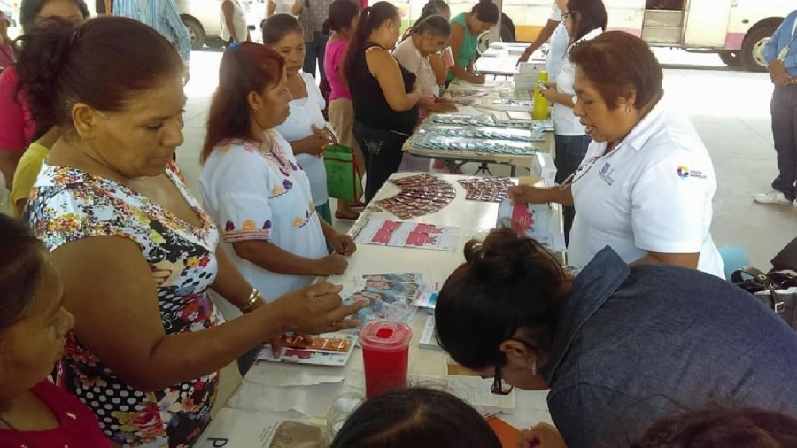 Acercan servicios de salud a pobladores de Coatetelco