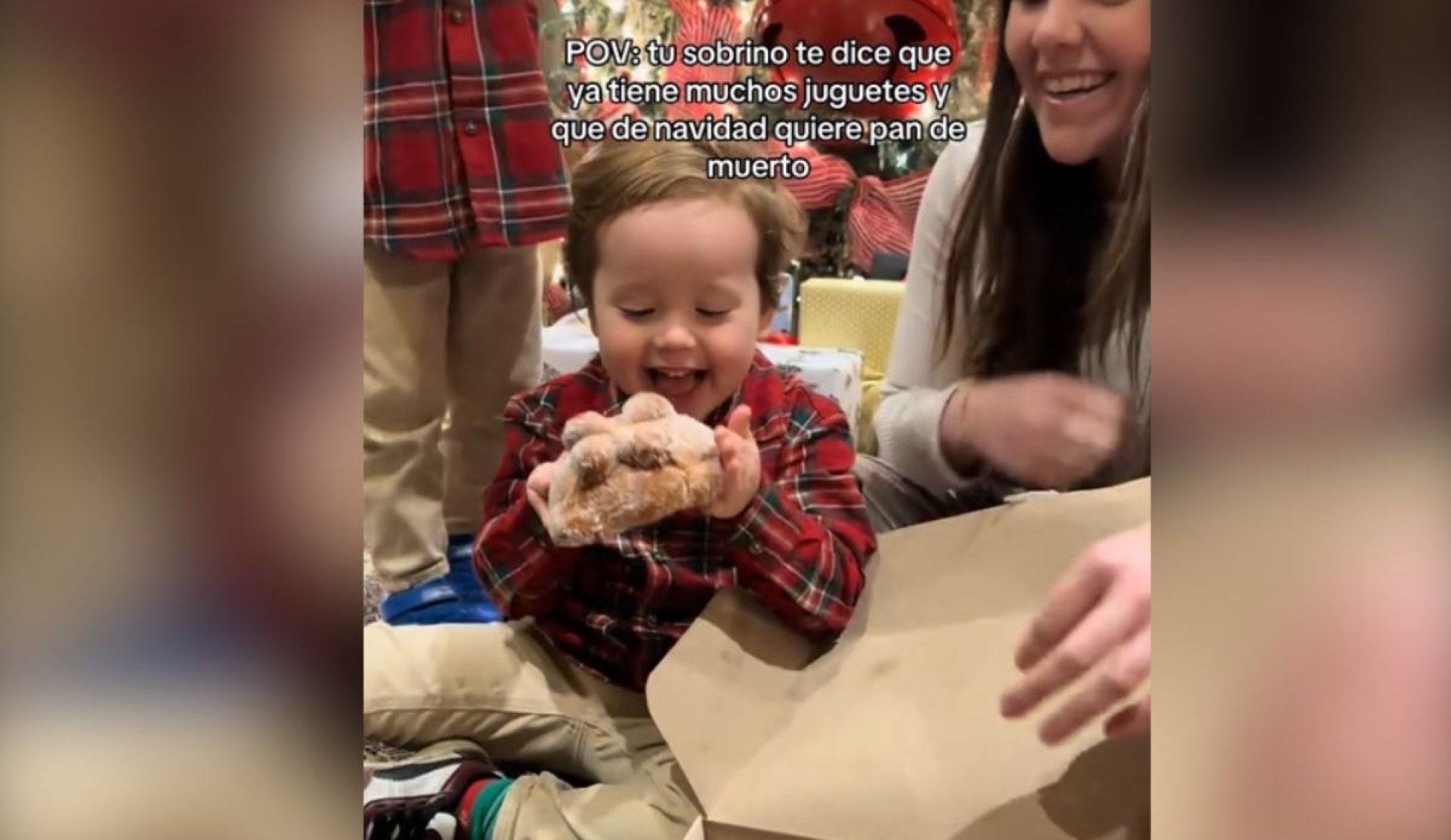 Niño sorprende al pedir pan de muerto como regalo navideño
