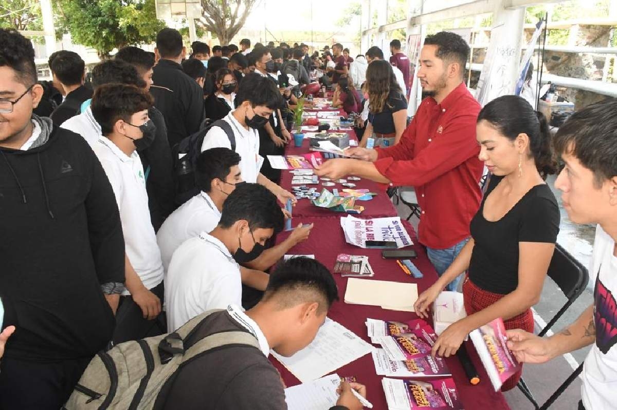 Estudiantes de Cuautla beneficiados con el Programa Municipio en tu Escuela