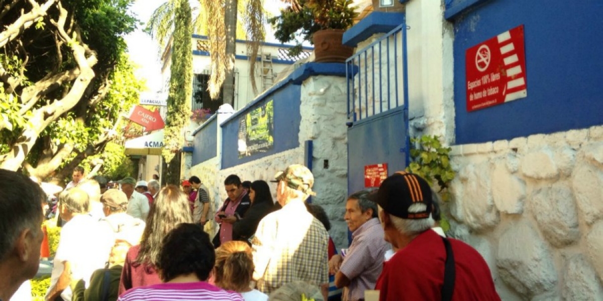 Protesta la Asociación Cívica Morelense en el SAPAC