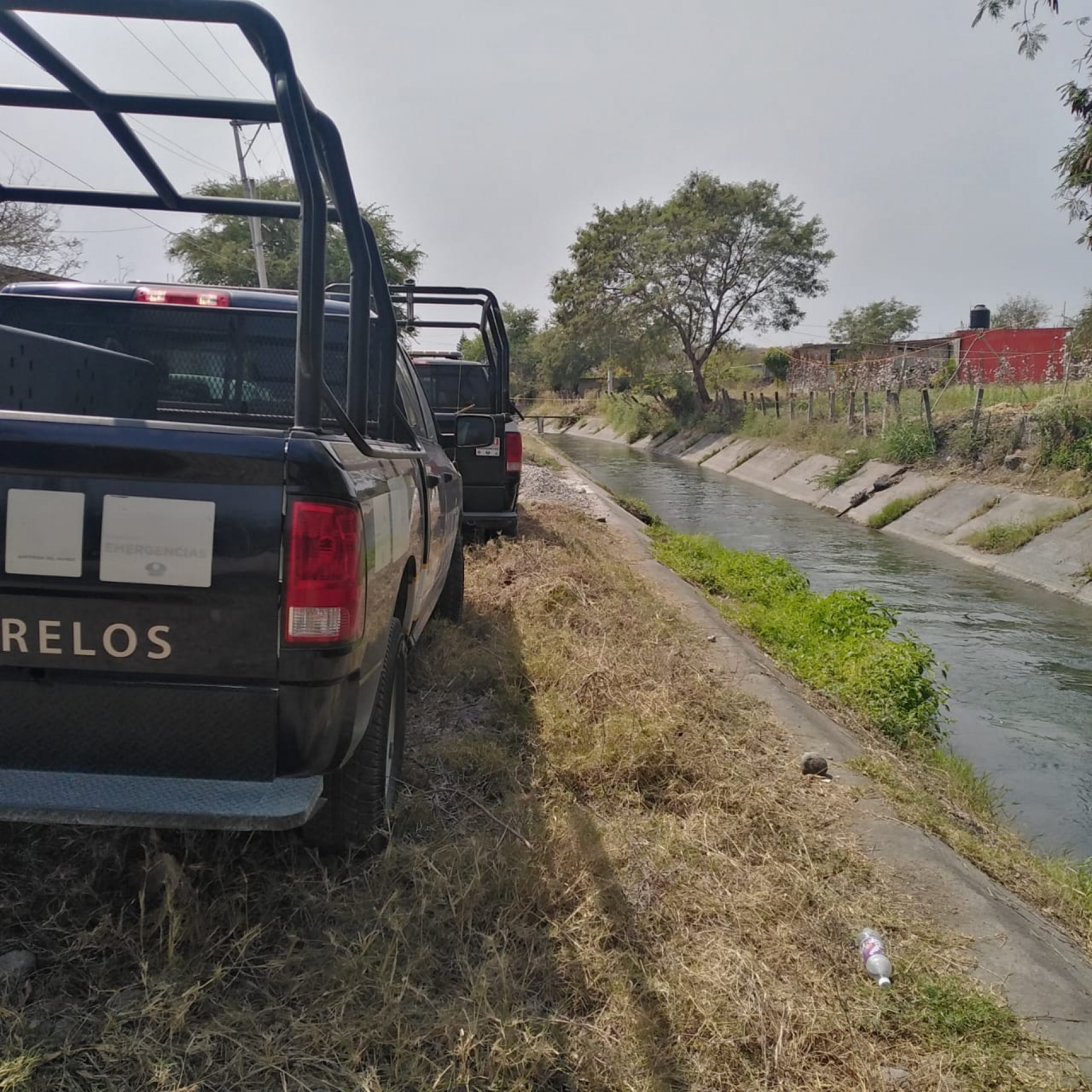 Hallan sin vida a una mujer en un canal de riego