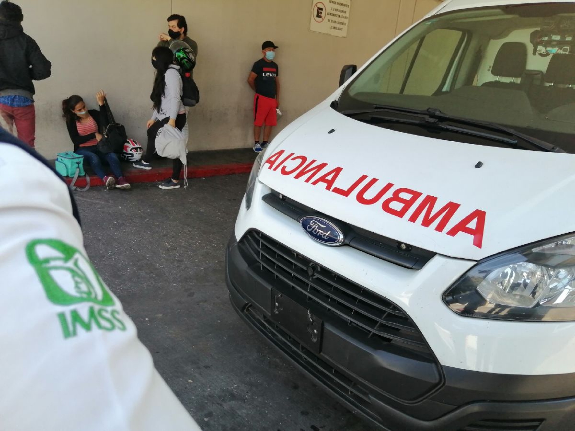 Cien maestros murieron por covid-19 en Morelos