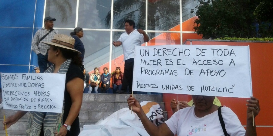 Se manifiestan integrantes de la organización El Campo Somos Todos, en Sedeso