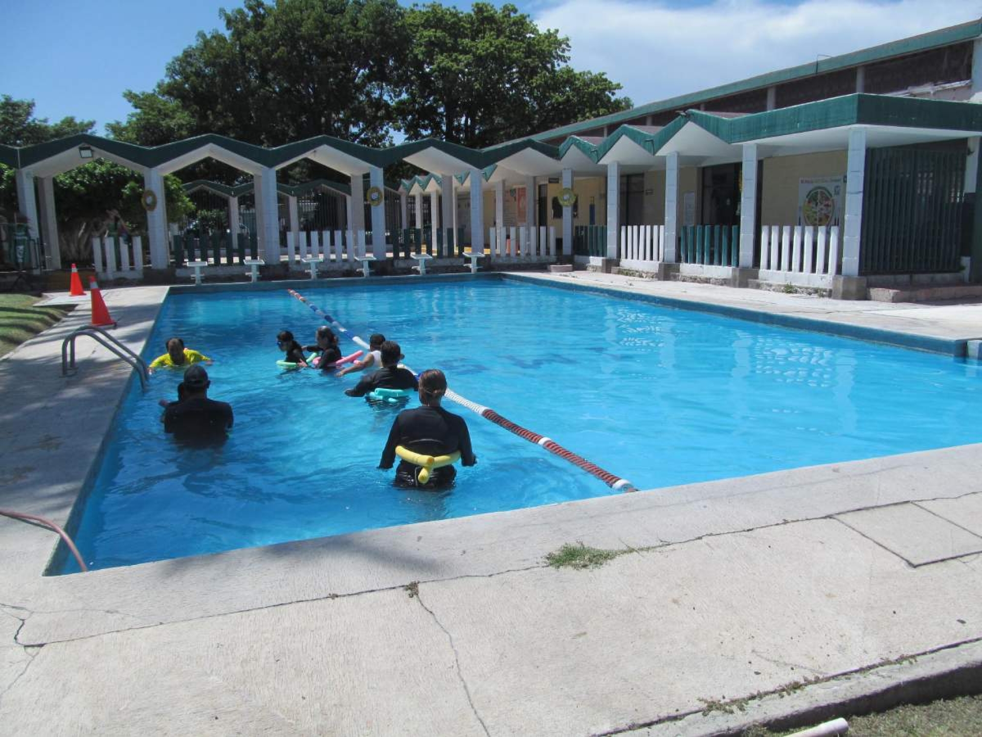 Cuenta IMSS Tlaquiltenango con natación terapéutica