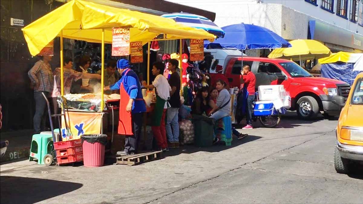 Supervisan puestos ambulantes de comida ante incremento de calor