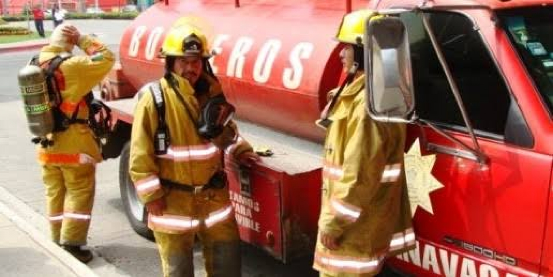 Bomberos imparten curso de verano a más de 180 niños