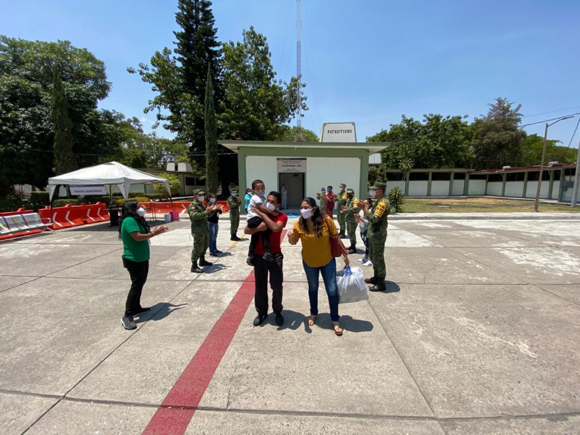 Dan de alta a elemento militar tras 15 días de estar hospitalizado y recuperarse de covid-19