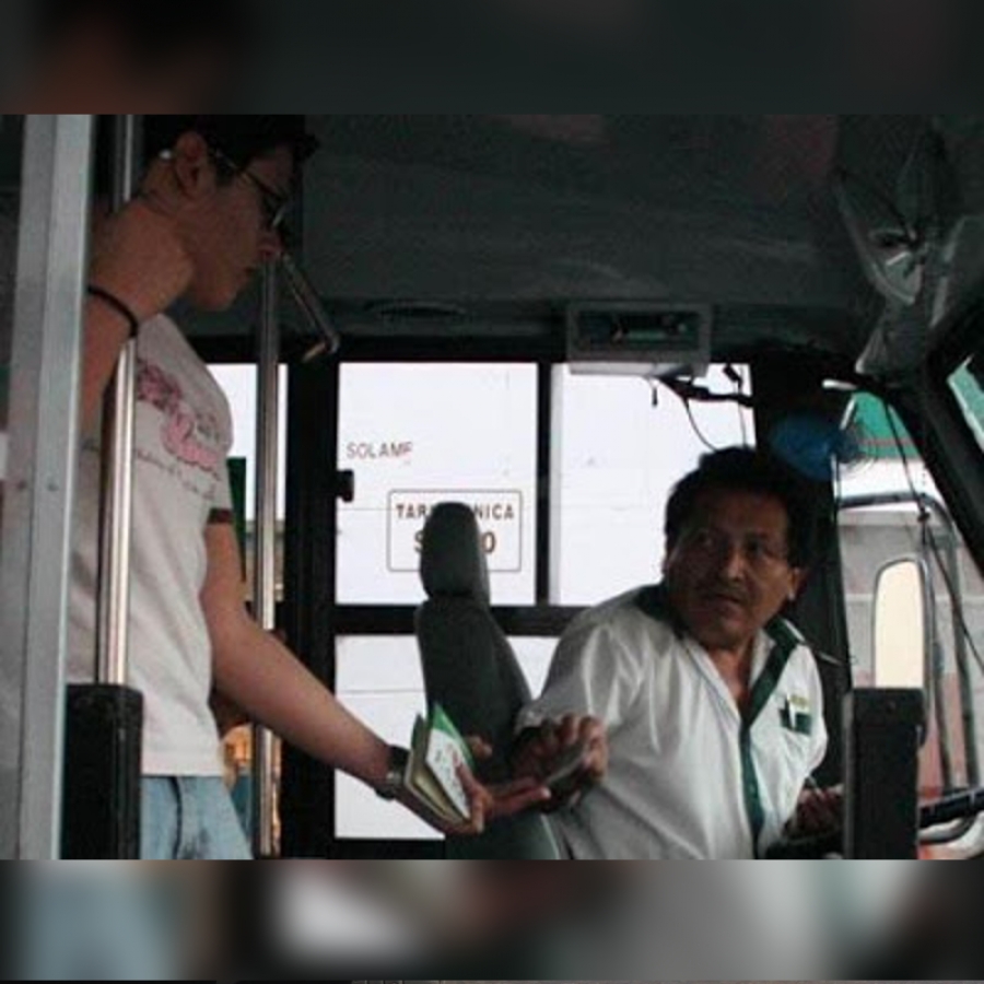 Estudiantes de la UAEM piden apoyos para transporte