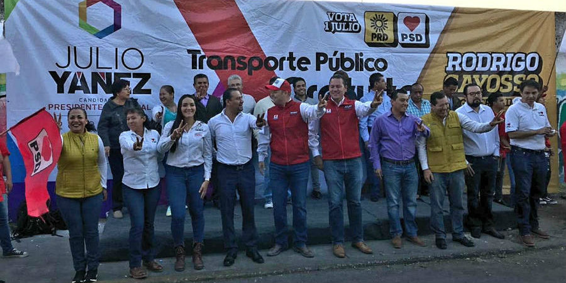 Dan banderazo de salida a proyecto de transporte gratuito impulsado por coalición PRD-PSD