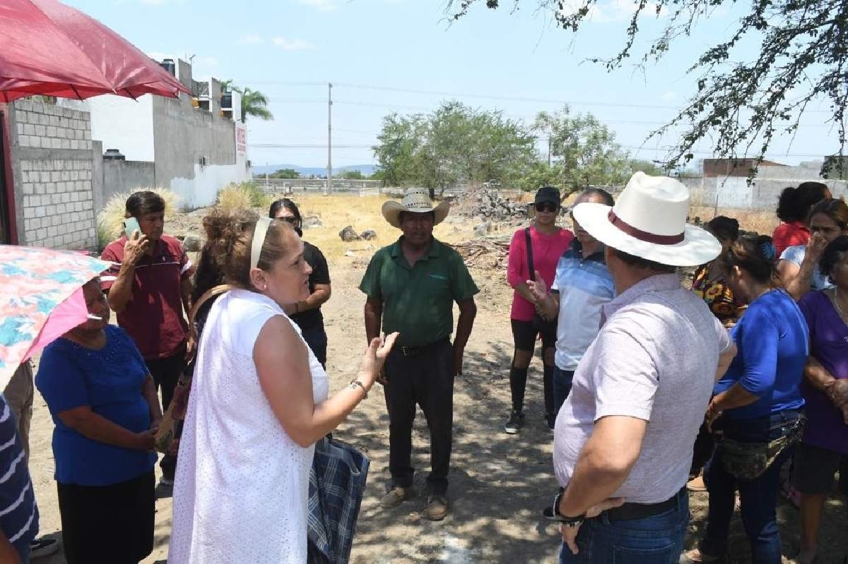 Vecinos de Tierra Larga contarán con obra de pavimentación