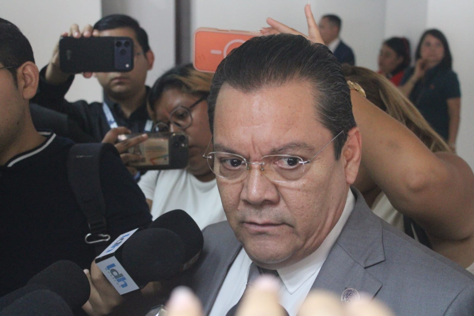 Hay al menos ocho carpetas en integración y otras en etapa de judicialización contra CEARV, refiere FECC