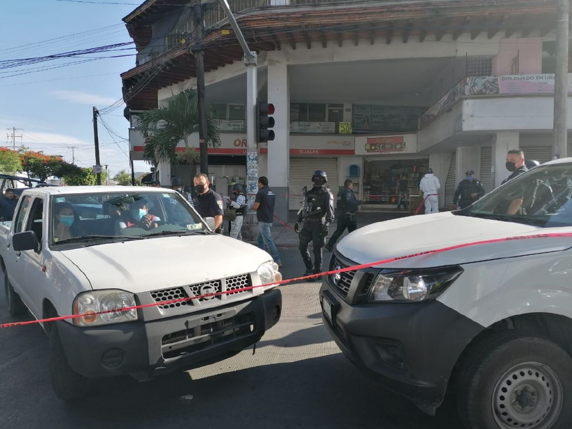 Dos baleados en el bulevar Cuauhnáhuac; uno murió