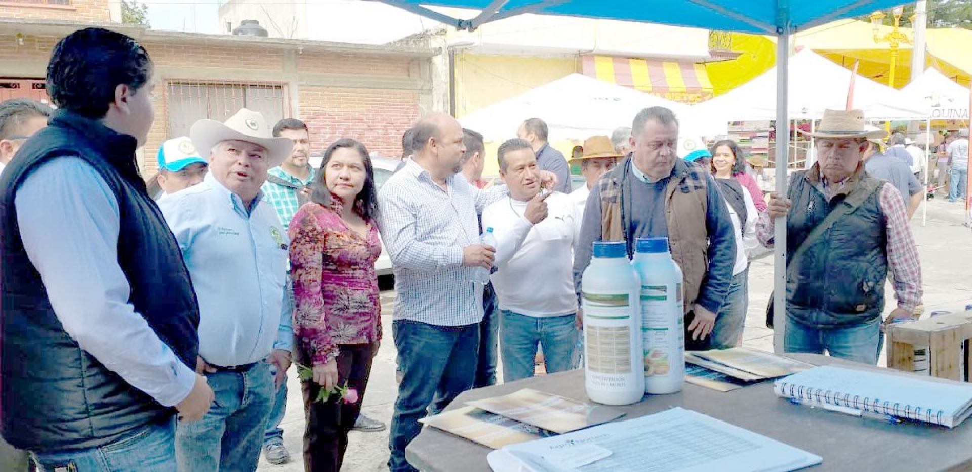 Anuncian programa piloto “Crédito a la palabra” para productores de frutales