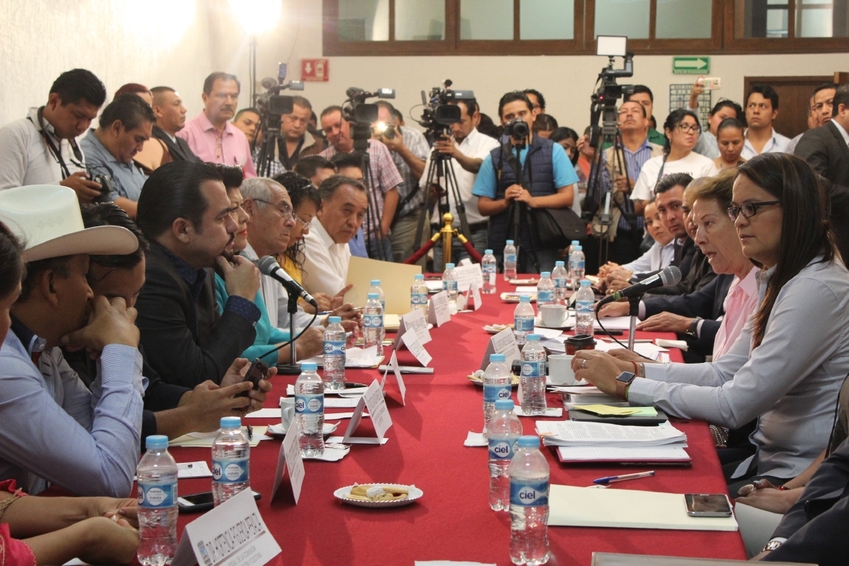 Rechazan uso electoral de la Beca Salario
