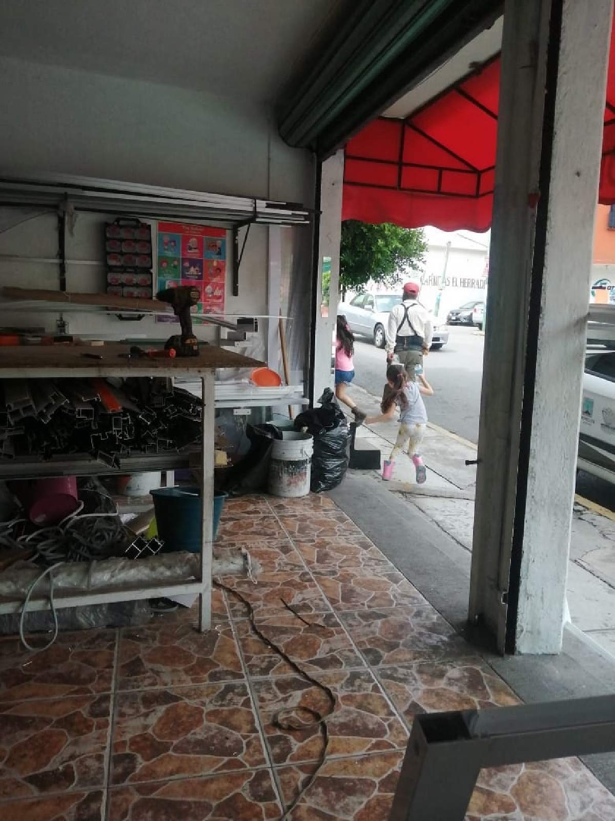 Subió el precio del aluminio, pero se adapta a la capacidad de sus clientes