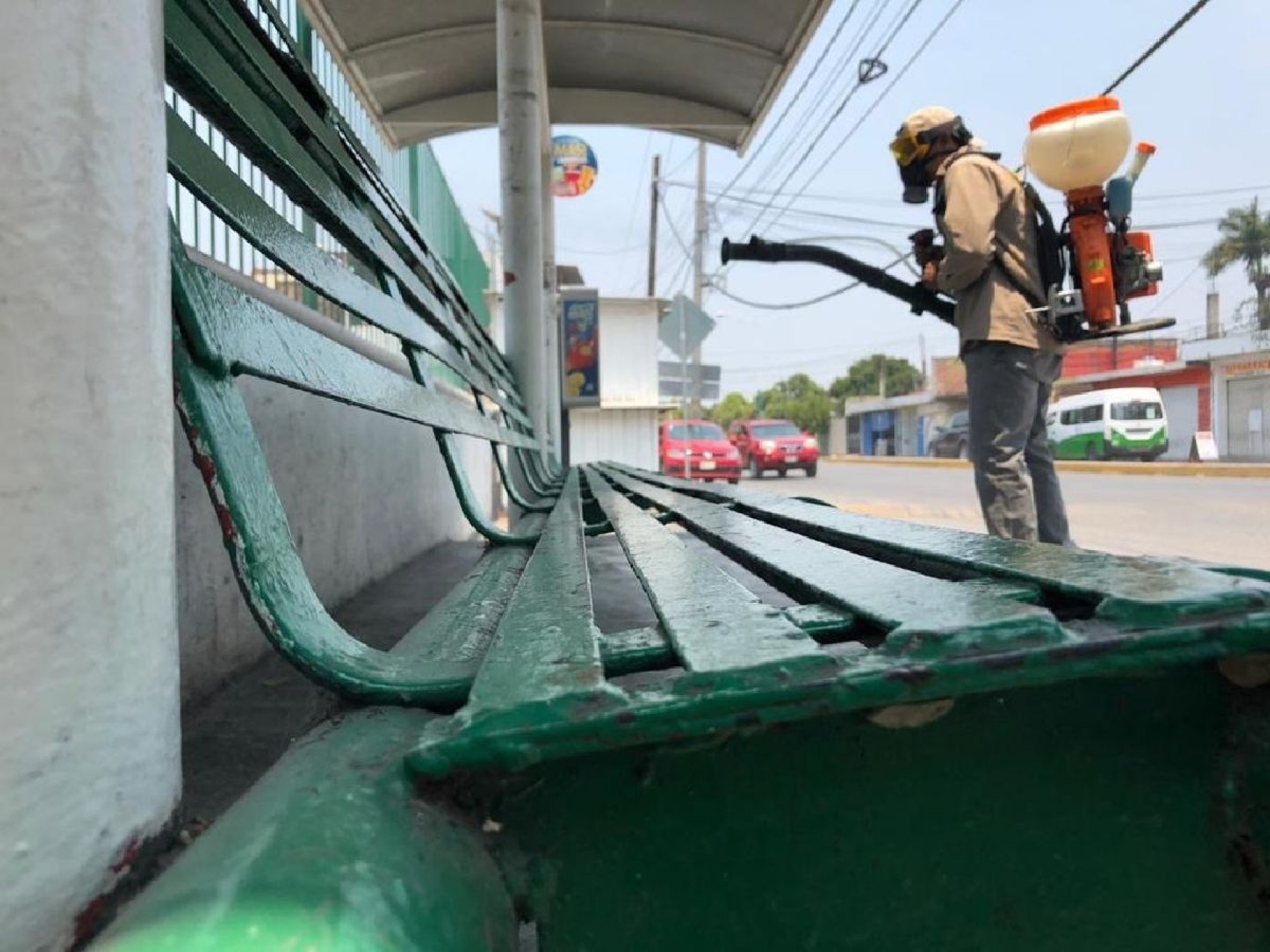 Desinfectan unidades del transporte público en Zacatepec