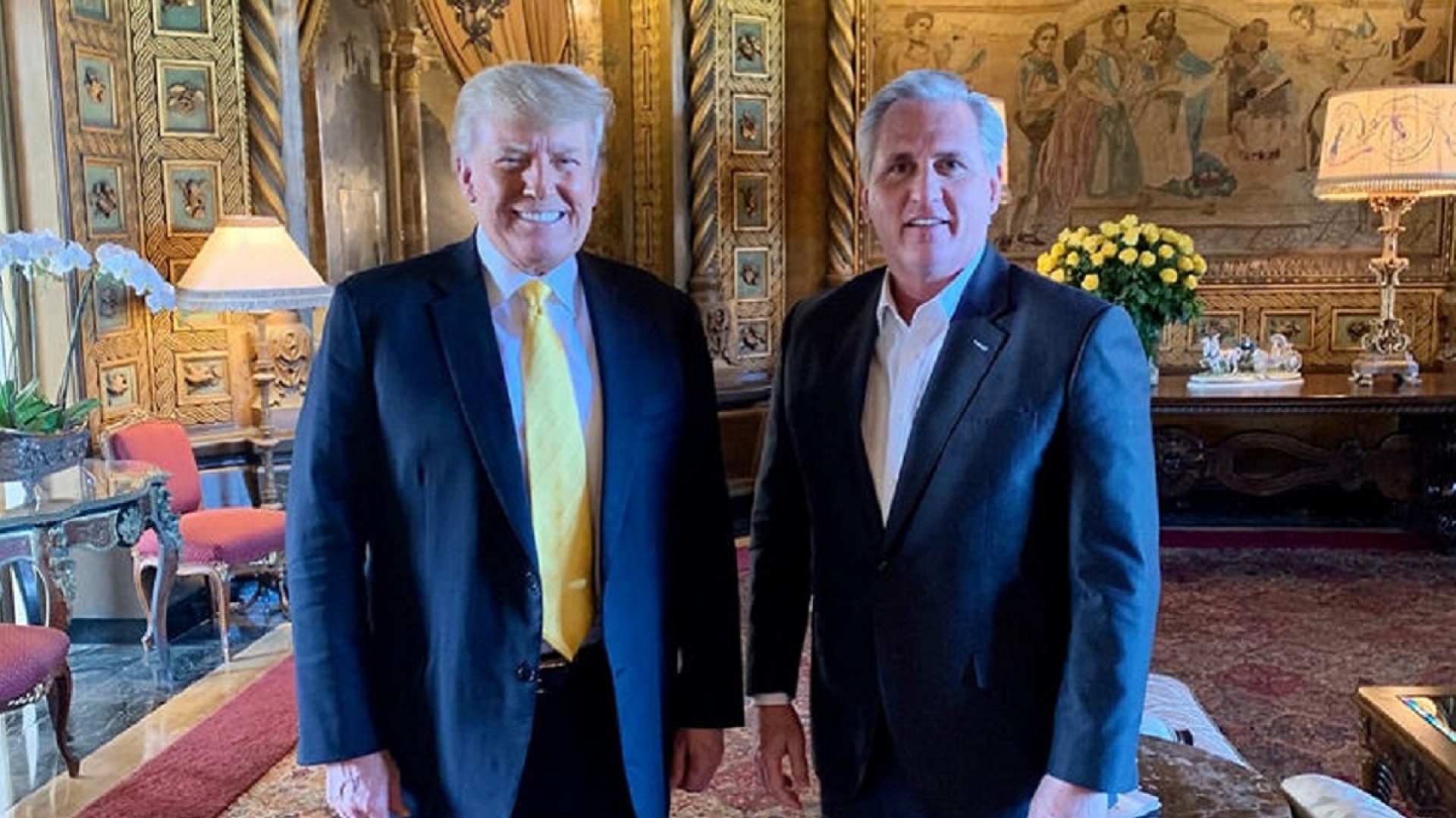 Donald Trump se reúne con congresista, para recuperar fuerzas en el Partido Republicano