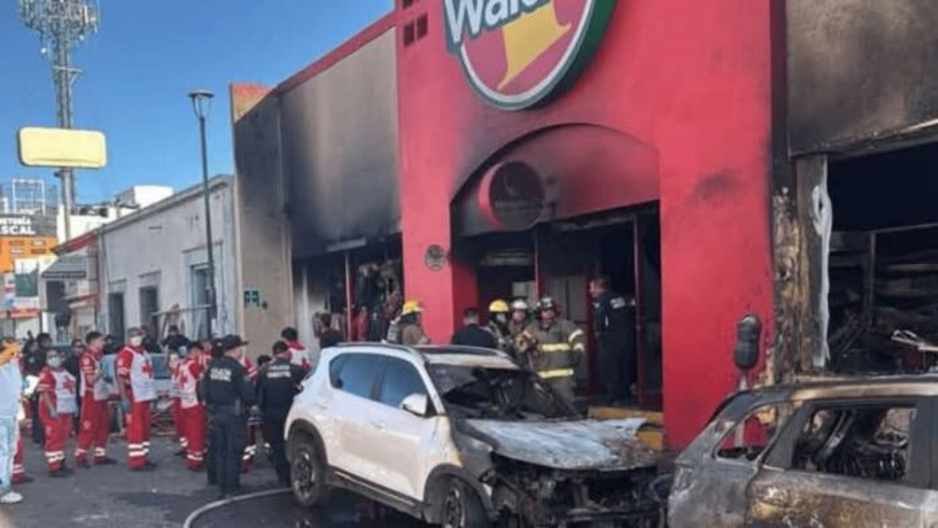 Vinculan a proceso a seis personas y a Waldo’s por incendio en Hermosillo