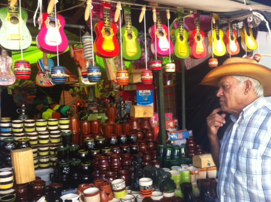 Mañana se retiraran los puestos de la feria tradicional de Año Nuevo